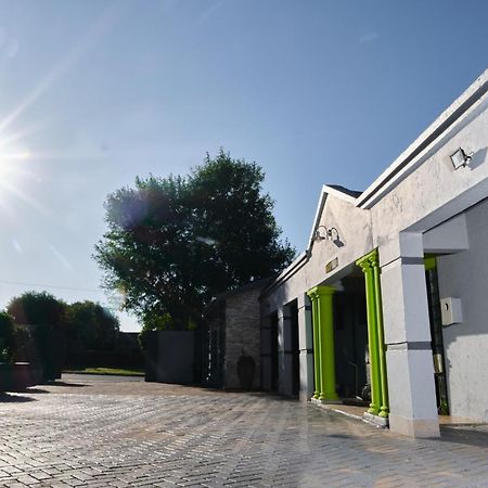 Oleratong Guest House Evander Exterior photo